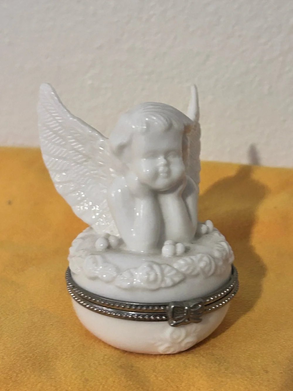 Cherub Angel Trinket Box White Porcelain Antiqued Gold Trim VTG Style Approx 2”